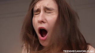 Русская студентка сорвала голос от криков, пока друг безжалостно ебал её раком!